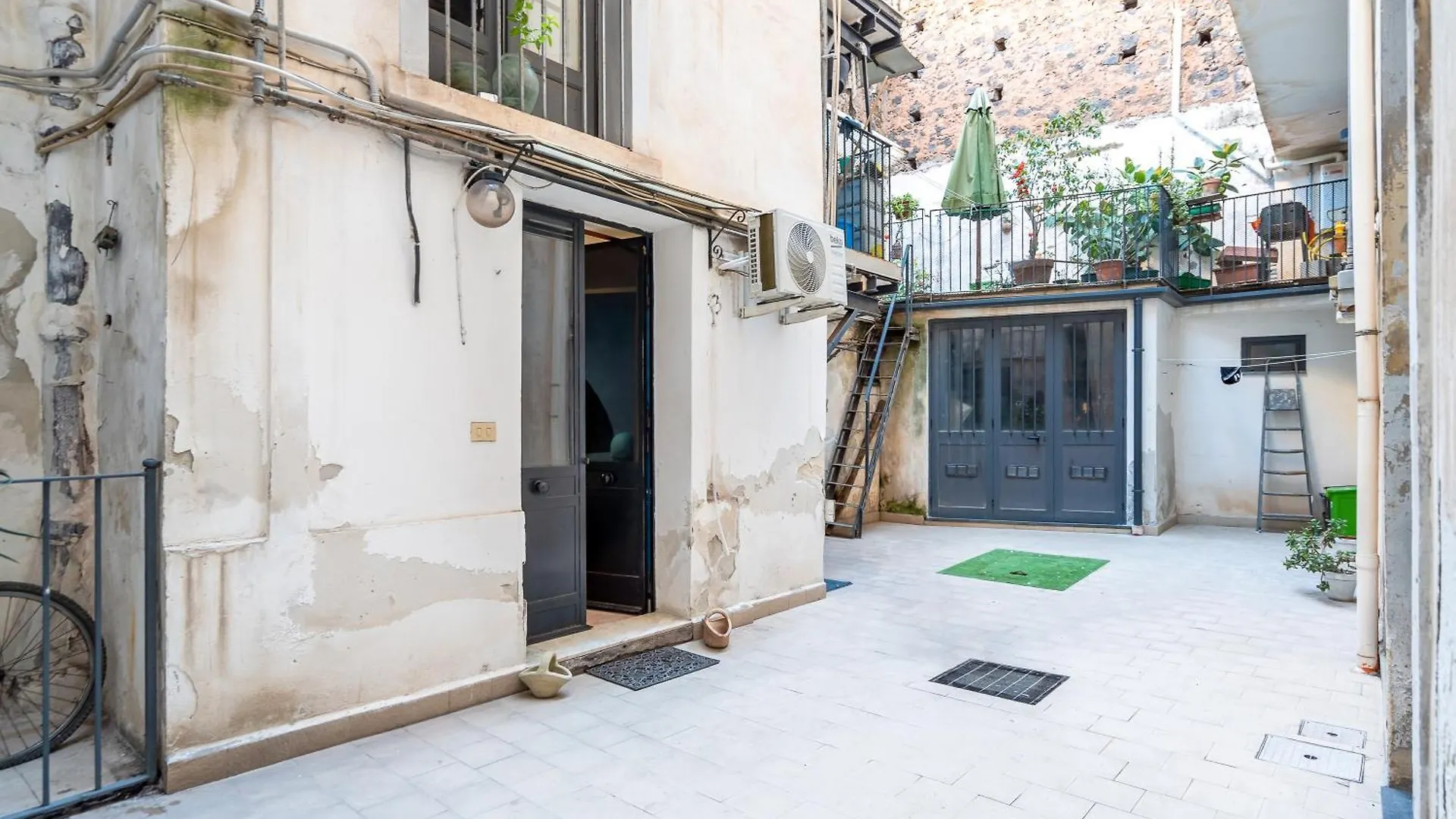 Venusroom Catania 0*,